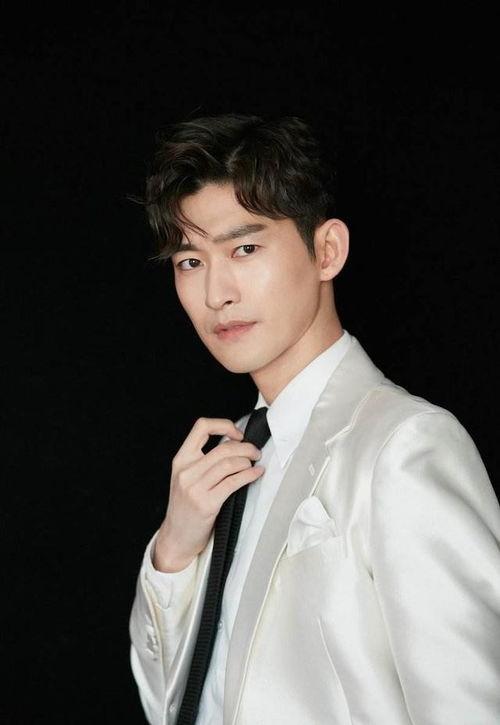 今日吃瓜张翰,娱乐圈风云再起，揭秘幕后真相