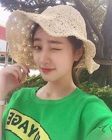 哈萨克族小明星网红,草原新星闪耀网络舞台