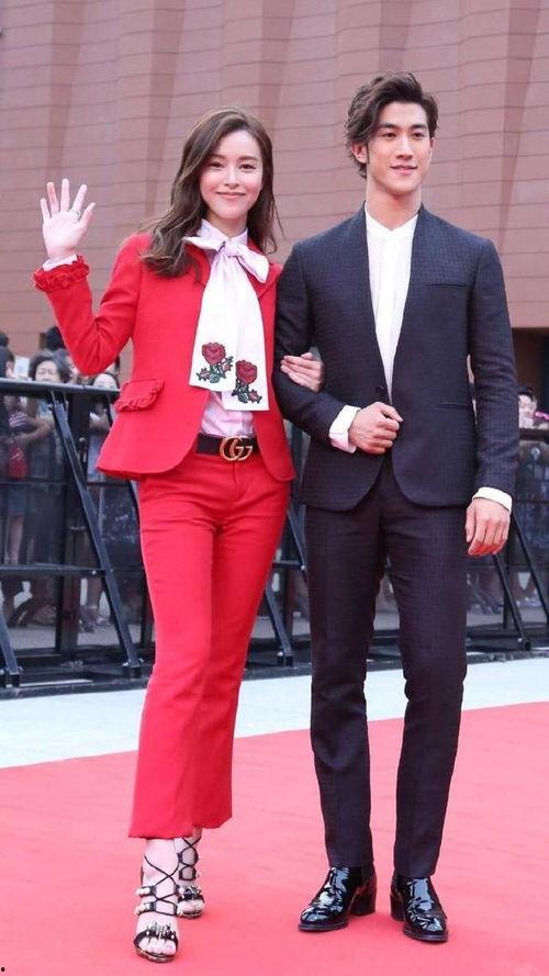 明星网红西服图片高清壁纸,明星网红高清西服壁纸赏析