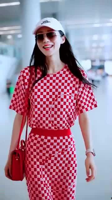 明星网红怎么包装衣服的,时尚穿搭的包装艺术